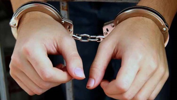 القبض على نجار ينتحل صفة أنثى لإقامة علاقات جنسية عبر الانترنت بدمياط