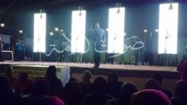 صور وفيديو.. أمسية شعرية لـ«الجخ» بمسرح مكتبة مصر في بورسعيد