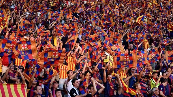 جماهير برشلونة تستعد للكلاسيكو بـ«سيجمنت»