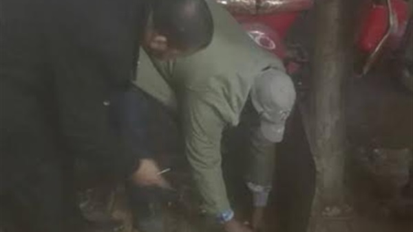 تركيب غطاءات لغرف الكهرباء بشوارع الإسكندرية 