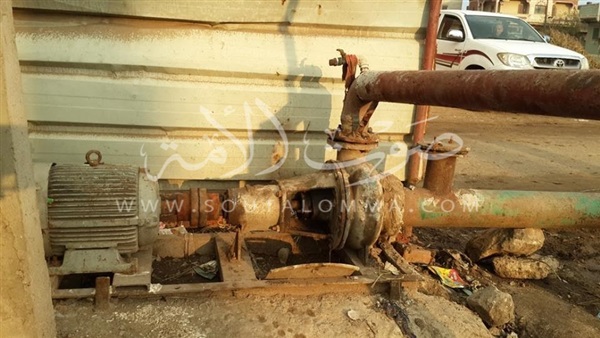 إصلاح موتور بقرية «شنو» لحل مشكلة الصرف الصحي مؤقتا (صور)