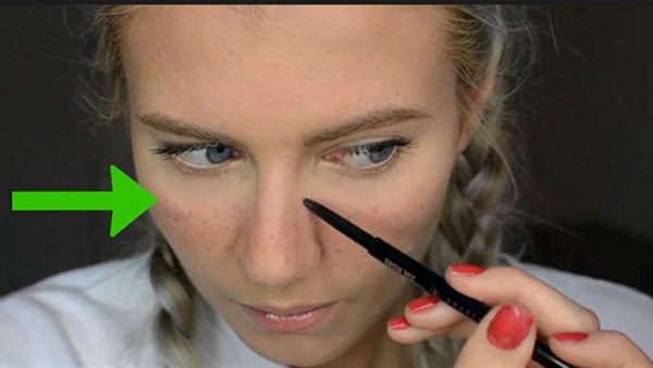 لو ما عندكيش نمش ممكن تعمليه في 3 خطوات.. تعرفي عليها