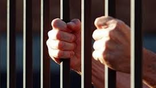حبس أوكراني اشترك مع مصريين لسرقة رواد البنوك في الطالبية