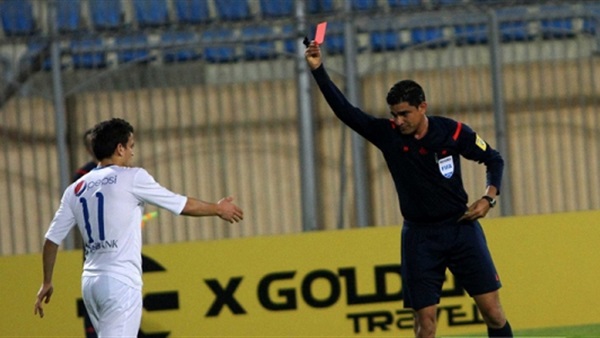 اتحاد الكرة يعاقب حكم مباراة الأهلي والمقاصة