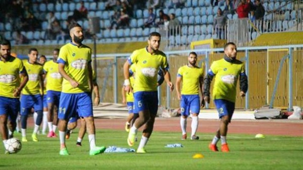 مدافع الإسماعيلي يكشف عن أصدقائه المقربين بالدراويش