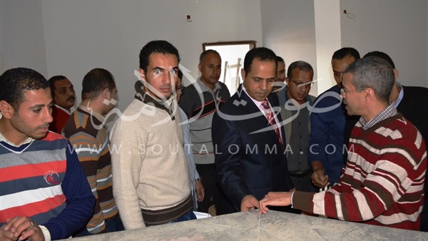 رئيس جامعة دمنهور يتفقد أعمال الإنشاءات في الكليات