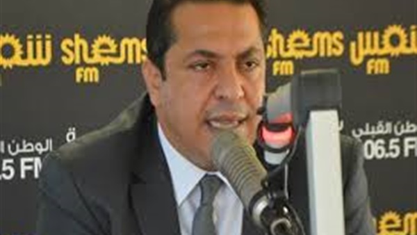 كاتب الدولة للشؤون المحلية والبيئة التونسي يصل إلى القاهرة