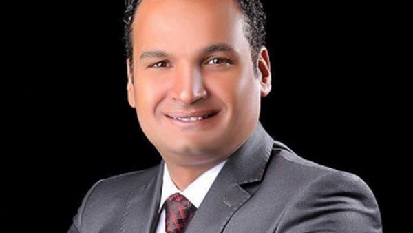 خبير اقتصادي: توقف إنتاج شركات أدوات التجميل بسبب ارتفاع الجمارك