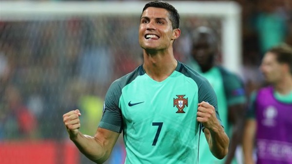 أول تعليق لرونالدو بعد اتهامه بالتهرب الضريبي 