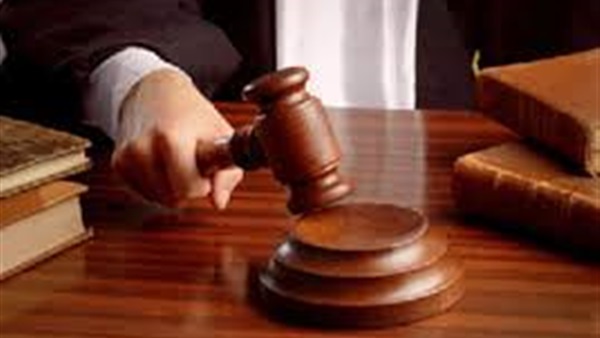 محاكمة عاجلة لأب بتهمة تعذيب طفلته في بني سويف ‎
