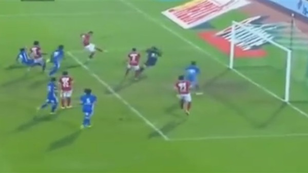 الأهلي يفوز على سموحة بهدف قاتل وينفرد بالقمة (فيديو)
