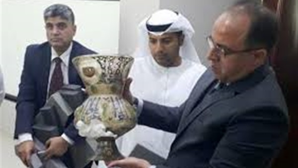 سفارة مصر بأبو ظبي تنجح في استرداد مشكاتين أثريتين