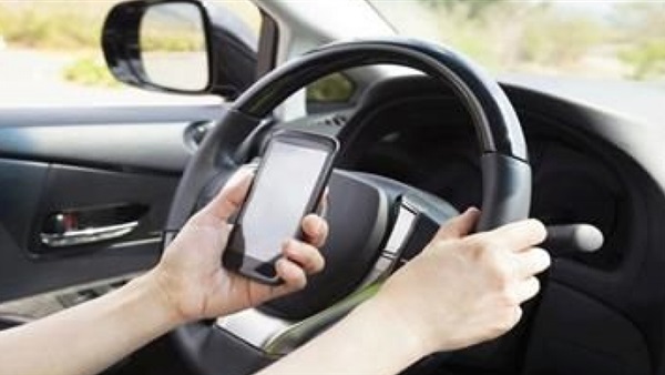 بريطانيا: الحبس مدى الحياة لمستخدمي هواتفهم أثناء القيادة