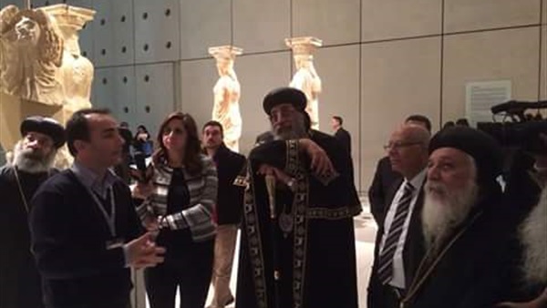 البابا تواضروس يزور متحف الأكروبول في اليونان (صور)