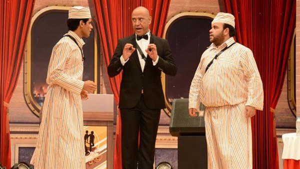 أشرف عبد الباقي ينصح أهالي الشباب في «جواز صالونات»