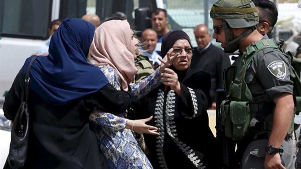 قوات الإحتلال الإسرائيلي يعتقل فتاة فلسطينية شرق قلقيلية
