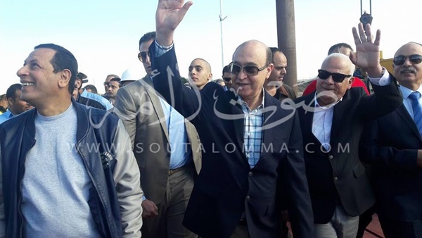 محافظ بورسعيد يشيد بجهود هيئة قناة السويس بشأن كوبري الرسوة