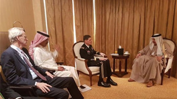 «الزياني» يلتقي قائد القيادة المركزية للقوات المسلحة الأمريكية