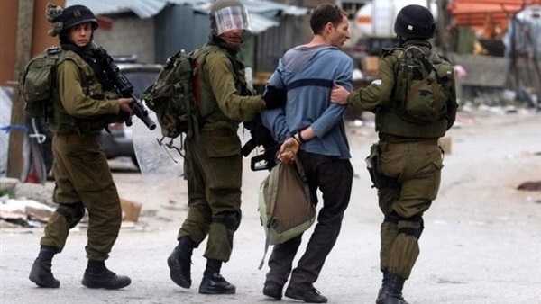 الاحتلال الإسرائيلي يعتقل 16 فلسطينيا من الضفة الغربية