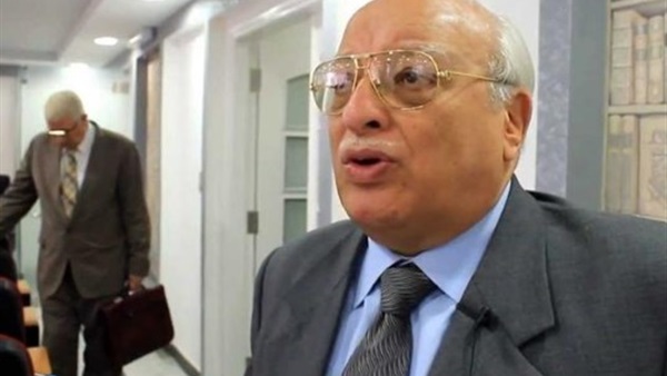 خبير عسكري يكشف أهمية توقيت اجتماع «السيسي» بوزير الدفاع (فيديو)