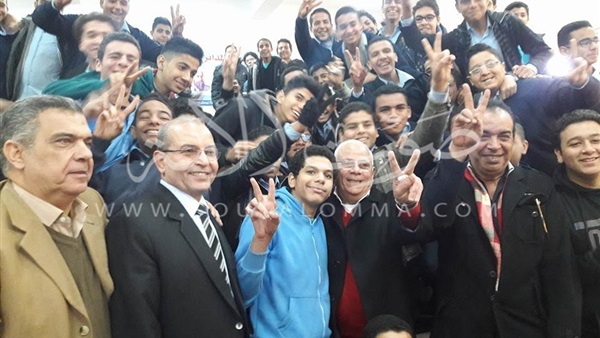 محافظ بورسعيد: المدرسة لها دور كبير في توعية الطلاب 