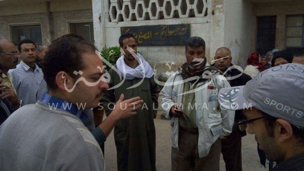 عمال «سجاد دمنهور» يضربون عن العمل (صور)