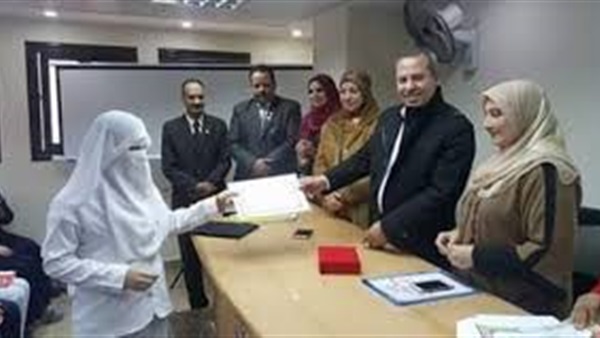 نقابة التمريض تكرم وكيل «صحة الدقهلية»