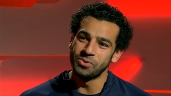 فيديو جديد للفرعون المصري: «صلاح» يعلم حارس روما اللغة العربية