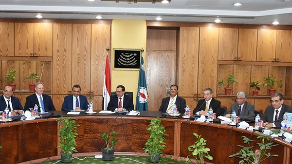 وزير البترول يعقد الاجتماع الثالث لمتابعة تنمية حقول الإسكندرية 
