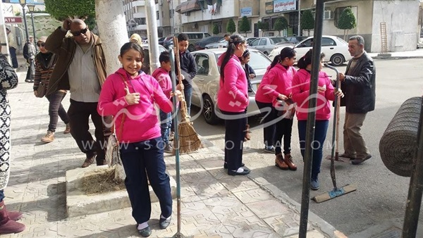 براعم زهراء بورفؤاد يساهمون فى نظافة المدينة