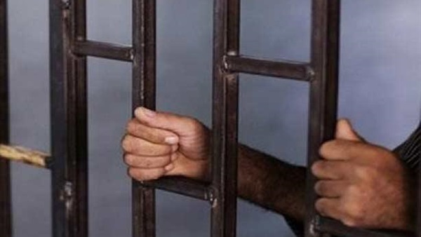 حبس صاحب مقهى و9 آخرين بسبب «القمار» بالإسكندرية 