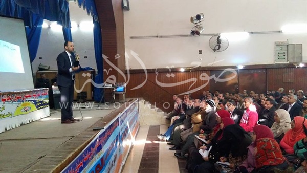 نقابة المعلمين بملوي تنظم دورة «المعلم المحترف» بمشاركة 500 مدرس 