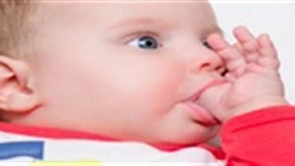 6 نصائح تساعد طفلك على التخلص من مص أصابعه