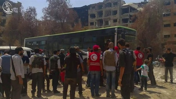مسؤول طبي: وصول 20 حافلة تقل 1300 شخص لريف حلب الغربي
