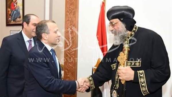  وزير الخارجية اللبناني يزور البابا تواضروس للتعزية (صور)