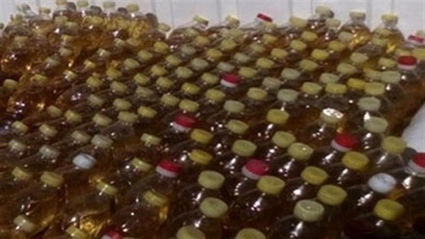 ضبط 2000 عبوة زيت تموين بمحل بقالة في الإسكندرية‎