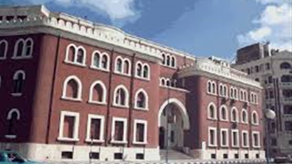 جامعة الإسكندرية تستعرض استعدادات الكليات للامتحانات