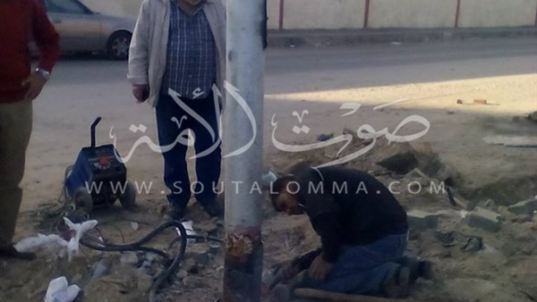 تركيب 24 عامود إضاءة بمحيط ملعب «المصري» في بورسعيد 