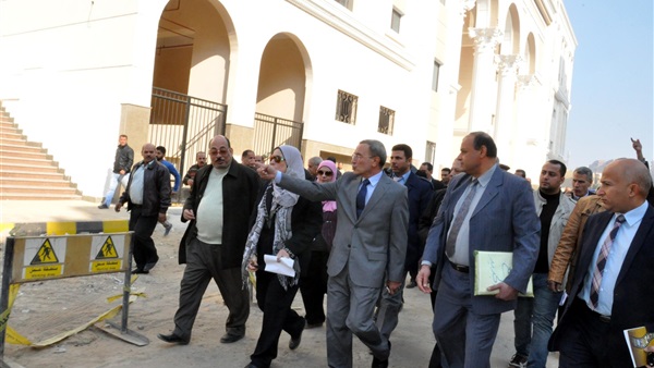 محافظ القليوبية يتفقد مشروع مبنى مجمع المحاكم الجديد في بنها