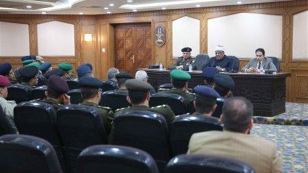 وكيل الأزهر يعقد ندوة تعريفية لطلاب كلية «القادة الأركان» 