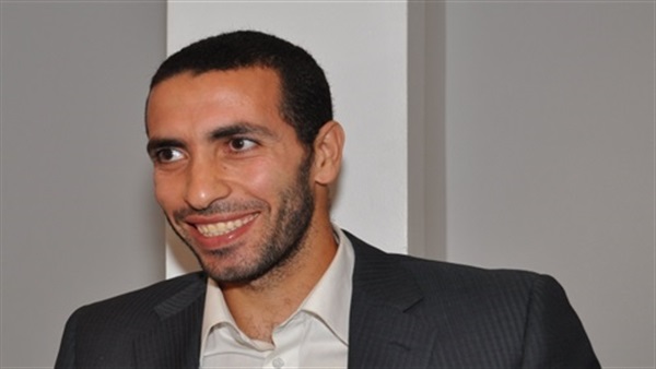 لاعبو الأهلي يزورون والد «أبو تريكة» في المستشفى قبل المران