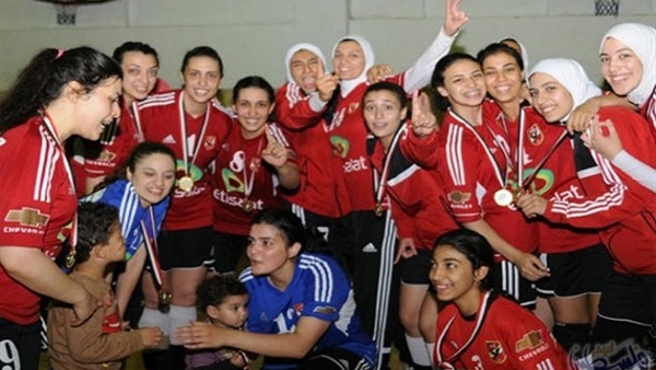 ناشئات الأهلي يتوجن ببطولة القاهرة لكرة اليد