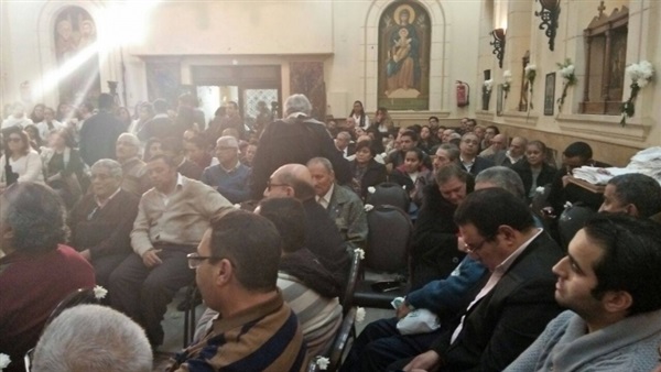 شاشات عرض في عزاء «ماجي» لعرض مسرحياتها