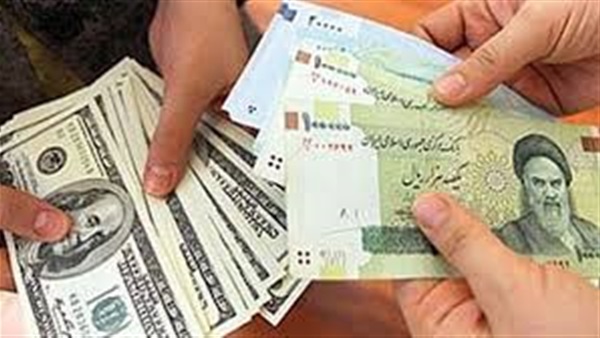 عملة إيران تهوي لـ4 آلاف تومان مقابل الدولار