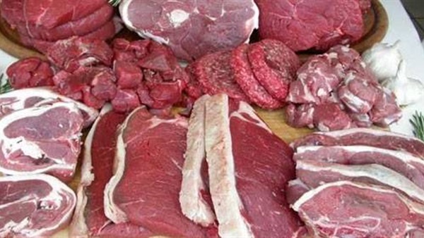 طرح وبيع طني لحوم بأسعار مخفضة للمواطنين في المنيا