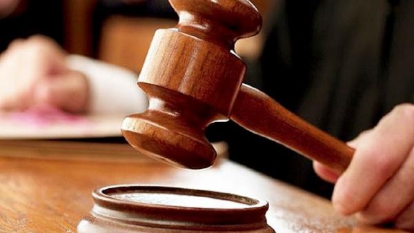 «الجنايات» تؤيد قرار منع مبارك وأسرته من التصرف في أموالهم