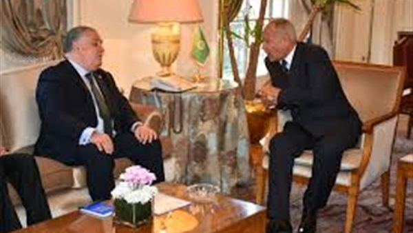 «أبو الغيط» يؤكد أهمية مخاطبة الاحتياجات الإنسانية للاجئين العرب