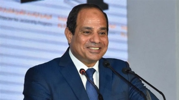 «السيسي» مداعبا مسؤول شرح أعمال الكلور: «أنا خلاص حفظت والله» 
