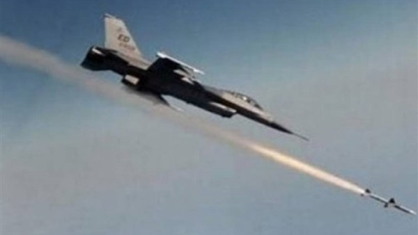 طيران «العراق والتحالف» يقصف مواقع «داعش» في نينوي