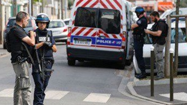 تدابير أمنية مشددة تواكب احتفال الفرنسيين بالميلاد